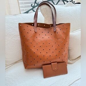 Madewell Holepunch Transport tote with wallet